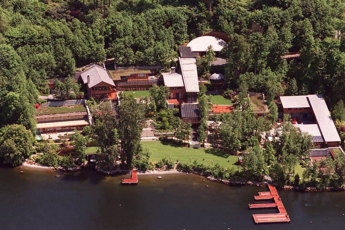 over head bill gates home